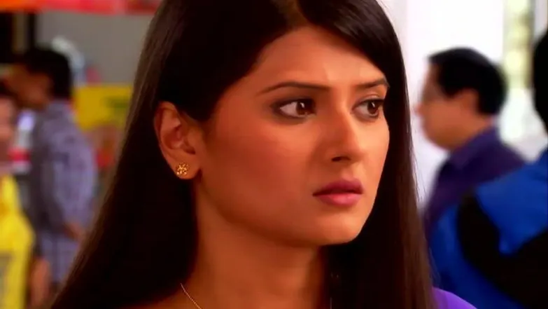Yash and Aarti Run into Each Other at a Mall Episode 11