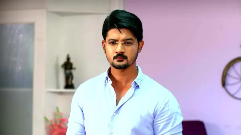 Jhilli Pacifies Siddharth 