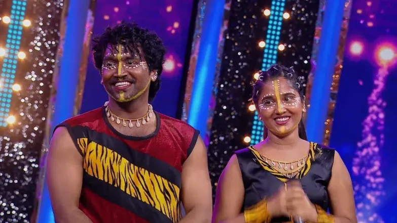 The Contestants Perform in the Mass Theme Episode 3