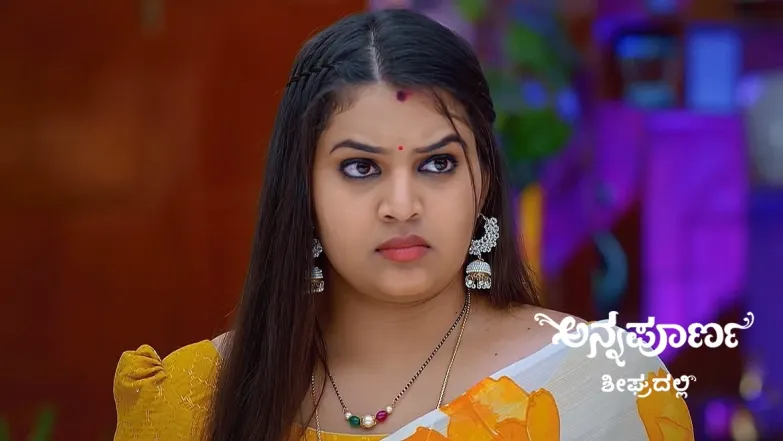 Sujatha Lodges a Police Complaint against Niharika Episode 554