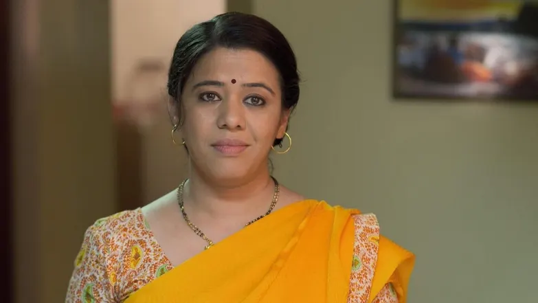 Gurunath Gets Upset with Radhika's Question Episode 12