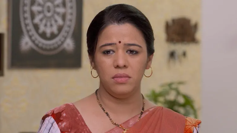 Raghu Ousts Radhika from the House Episode 15
