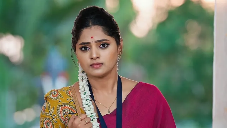 Mythili Sees Leelakrishna Trying to Steal a Ring Episode 7