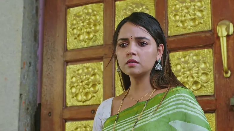 Parvathi Is Shocked to Find Money in the Temple - Annayya 