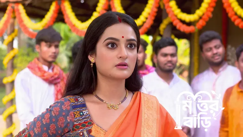 Sudhacharan Applies Colour to Neelmadhob's Feet Episode 98