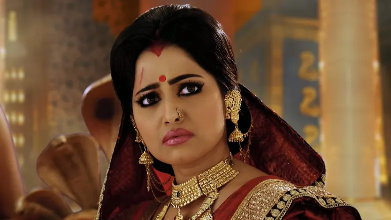 Parul Flees with Padmavati Episode 30