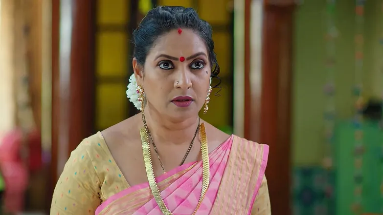 Geetha Meets with an Accident Episode 121