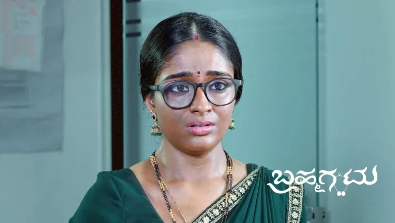 Soundharya Orders Deepa to Fall at Her Feet Episode 226