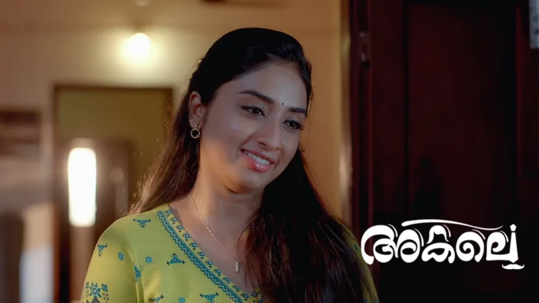 Ramya Sends Padmavathy's Photo to Ambika Episode 163