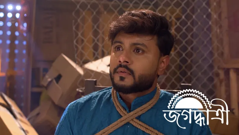 Durga Fights off Utsav's Goons Episode 986