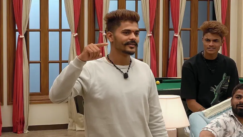 Pawan Apologises to Aishwarya 