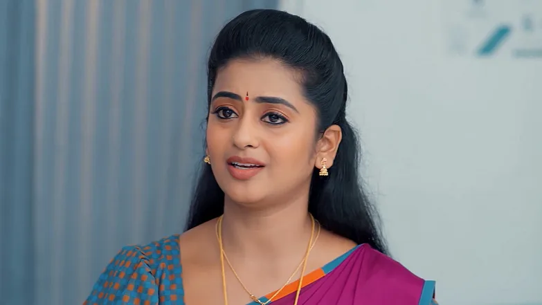 Sravya Falls Prey to Yamini’s Plan Episode 53