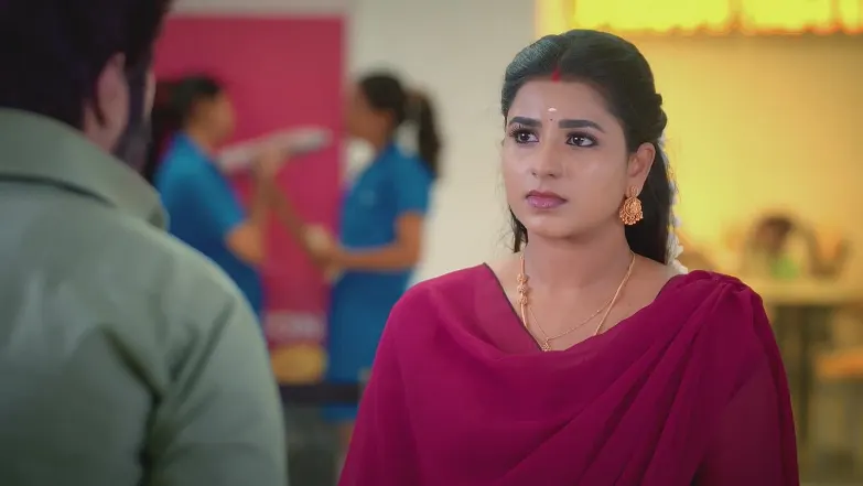 Revathi Seeks Raja's Advice - Karthigai Deepam 