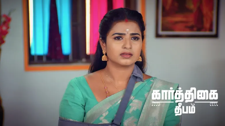 Karthikeyan Comforts Parmeshwari Episode 856