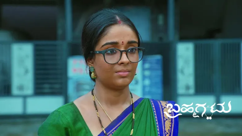 Will Deepa See Roopa at the Temple? Episode 265
