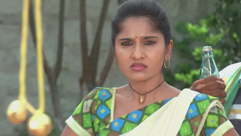 Dadi Stops Shastriji from Telling Swarupa the Truth Episode 17