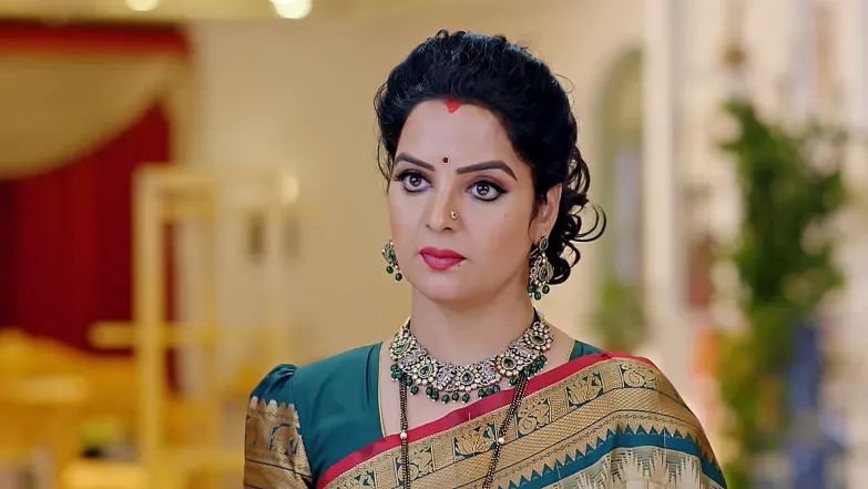 Viswanath's Revelation Makes Kanchana Faint Episode 77