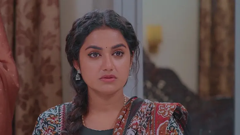 Aishwarya Lies to Radhika - Snehapoorvam Shyama 