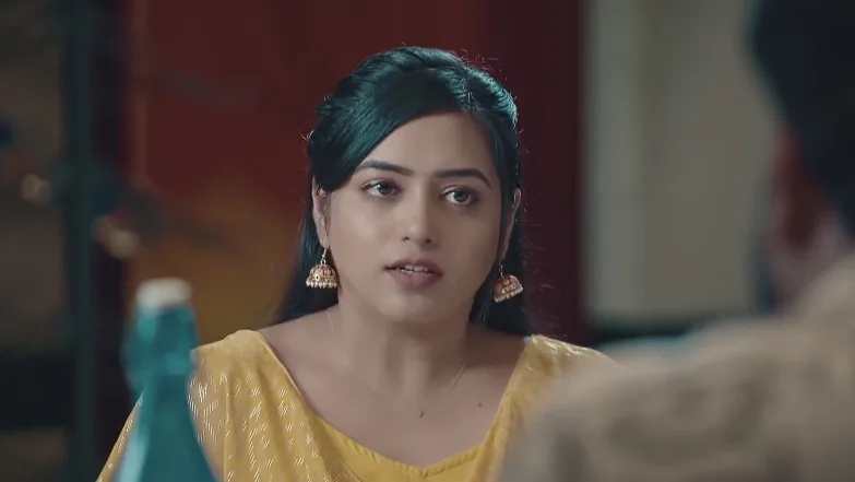 Prathapa Varma Tells Raju about Rohan - Akale 