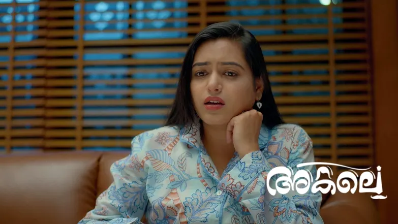 Prathapa Varma Shows His Love to Rithika Episode 211