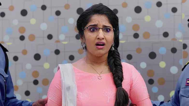Will Viraj Find Evidence against Smiley? Episode 87