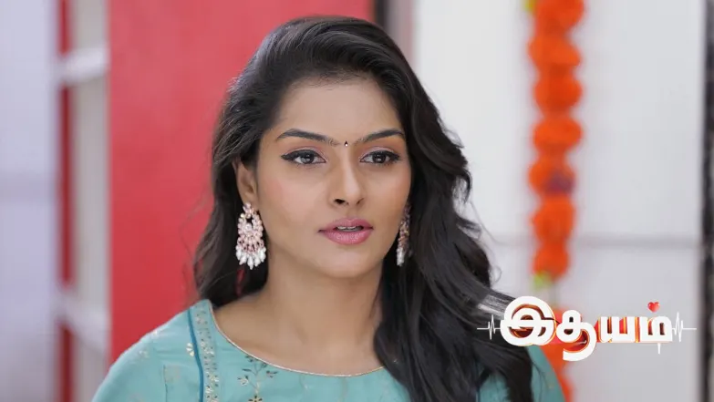 Meena Obtains Bharathi’s Wedding Photo Episode 728