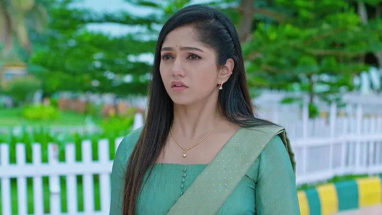 Nayanatara Slaps Nidhi Episode 16