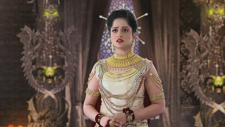 Mallika Senses the Presence of an Enemy Episode 177