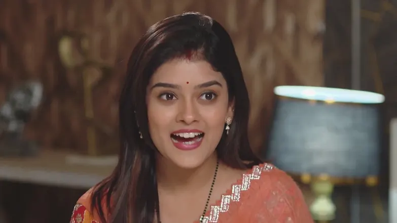 Rekha Discusses a Missing Valuable - Bhagya Rekha 
