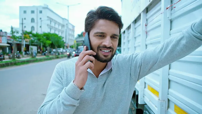 Nidhi Saves Karna from an Accident Episode 21