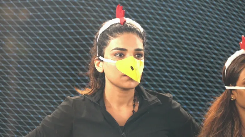 Girls Compete Fiercely to Catch the Chicken Episode 4