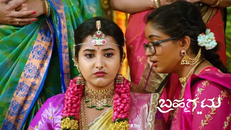 Kanthi Sneaks Archana out of the Wedding Venue Episode 308