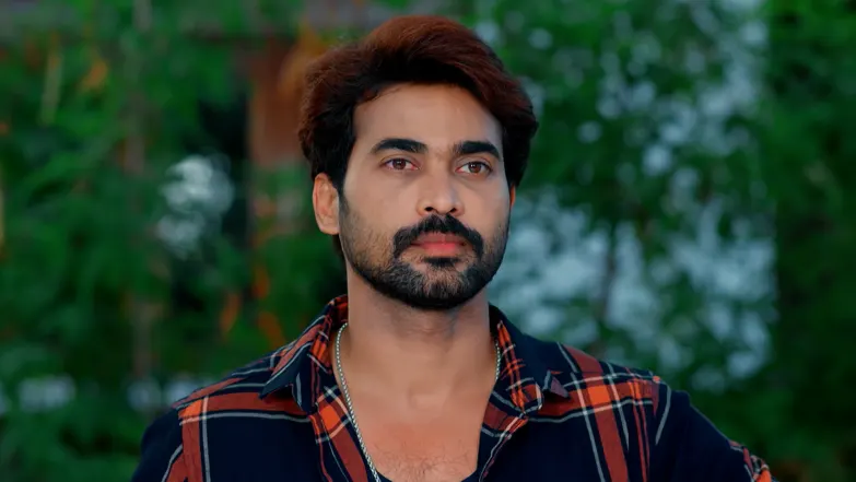 Niranjan Saves Annapoorneshwari from a Bull Episode 5