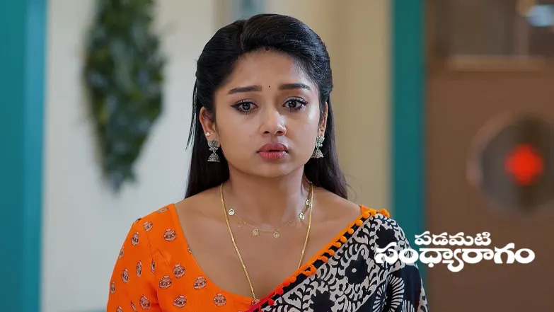 Showrya Asks Ramalakshmi to Practice Hockey Episode 945