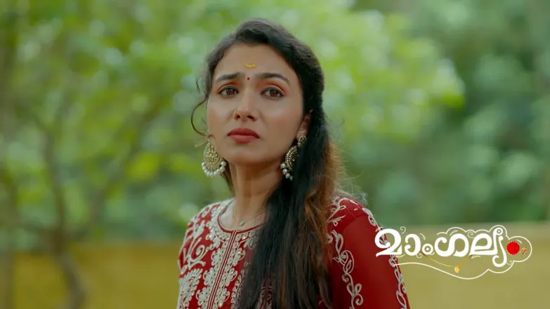 Avanthika Spots Sneha Speaking to Harish Episode 667
