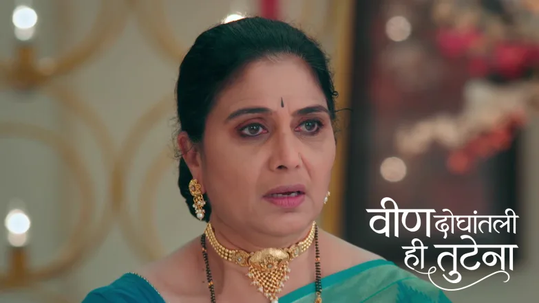 Mallika Sets Swanandi's Engagement Saree Ablaze Episode 54
