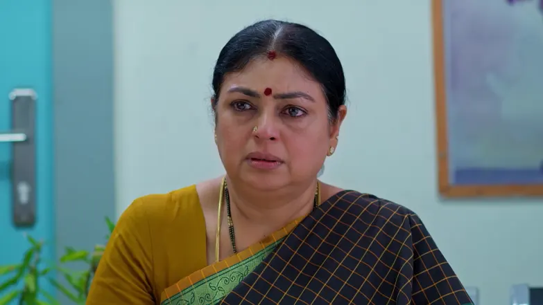 Lakshmi Makes a Drastic Decision for Saving Srinivas Episode 196