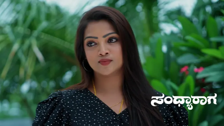 Padmavathi Sees Aadhya Giving Money to Prabhas Episode 898