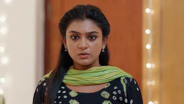 Vijayashanthi Tries to Cover Durga’s Mistake Episode 75