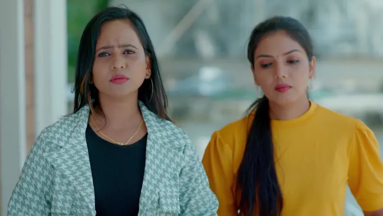 Aarathi Menon's Team Discusses Priyanka - Snehapoorvam Shyama 