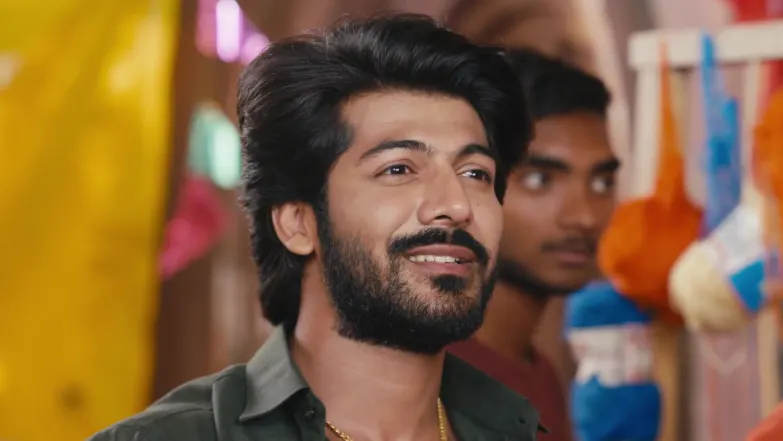 Sneha Confronts Munna at the Market Episode 41