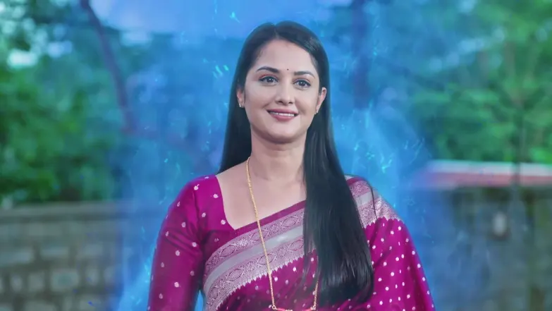 A Bull Charges at Durga and Deepa Episode 203