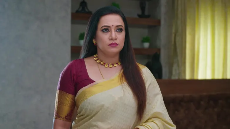 The Ashram’s Guru Is Surprised to See Gowri Episode 69