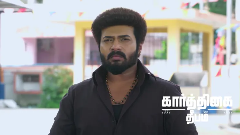 Raja Keeps Parameshwari from Entering the Pit Episode 1028