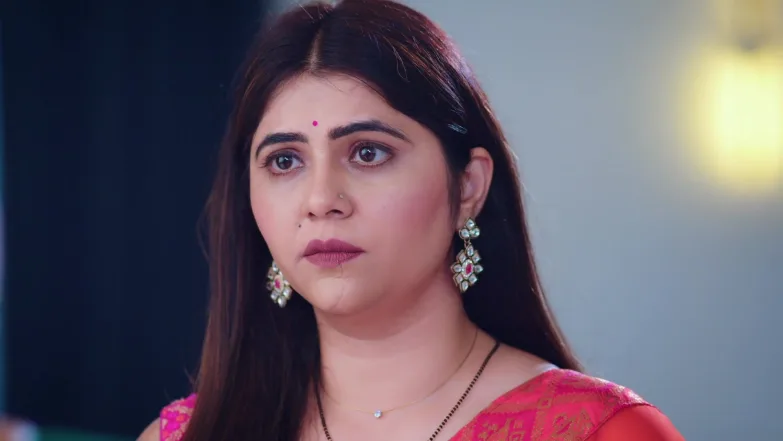 Tilottama Dismisses Aishwarya from the Company - Savalyachi Janu Savali 