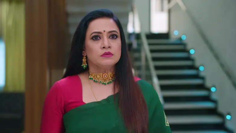 Dharmendra Is Stopped from Taking the 'Manihara' Episode 79