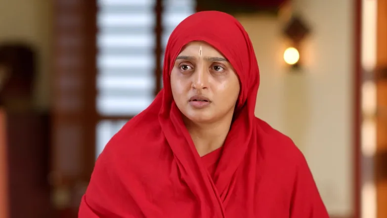 Sarasu Looks after an Unwell Gopika Episode 58