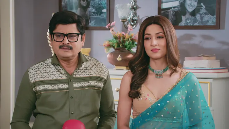 Gayatri Devi Makes a Decision Episode 4