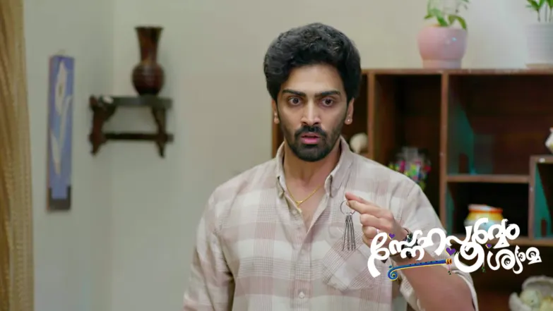 Gautham Sneaks into Radhika's Room Episode 411