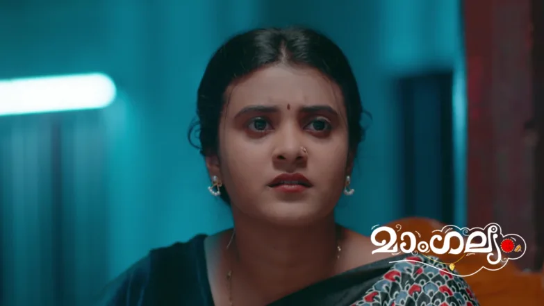 Chippy Secretly Slips Out of the House Episode 795